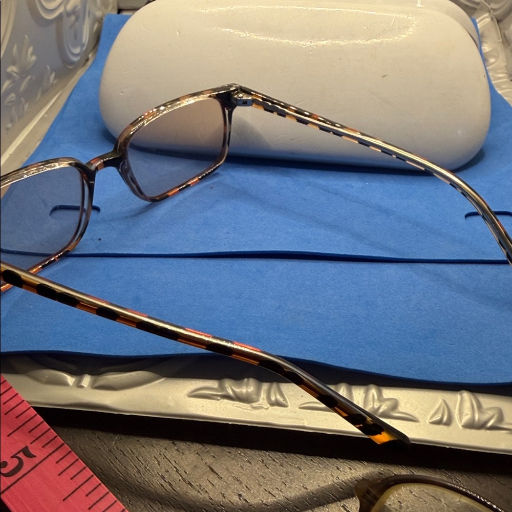 Tortoise Shell Rectangular Glasses - image 7